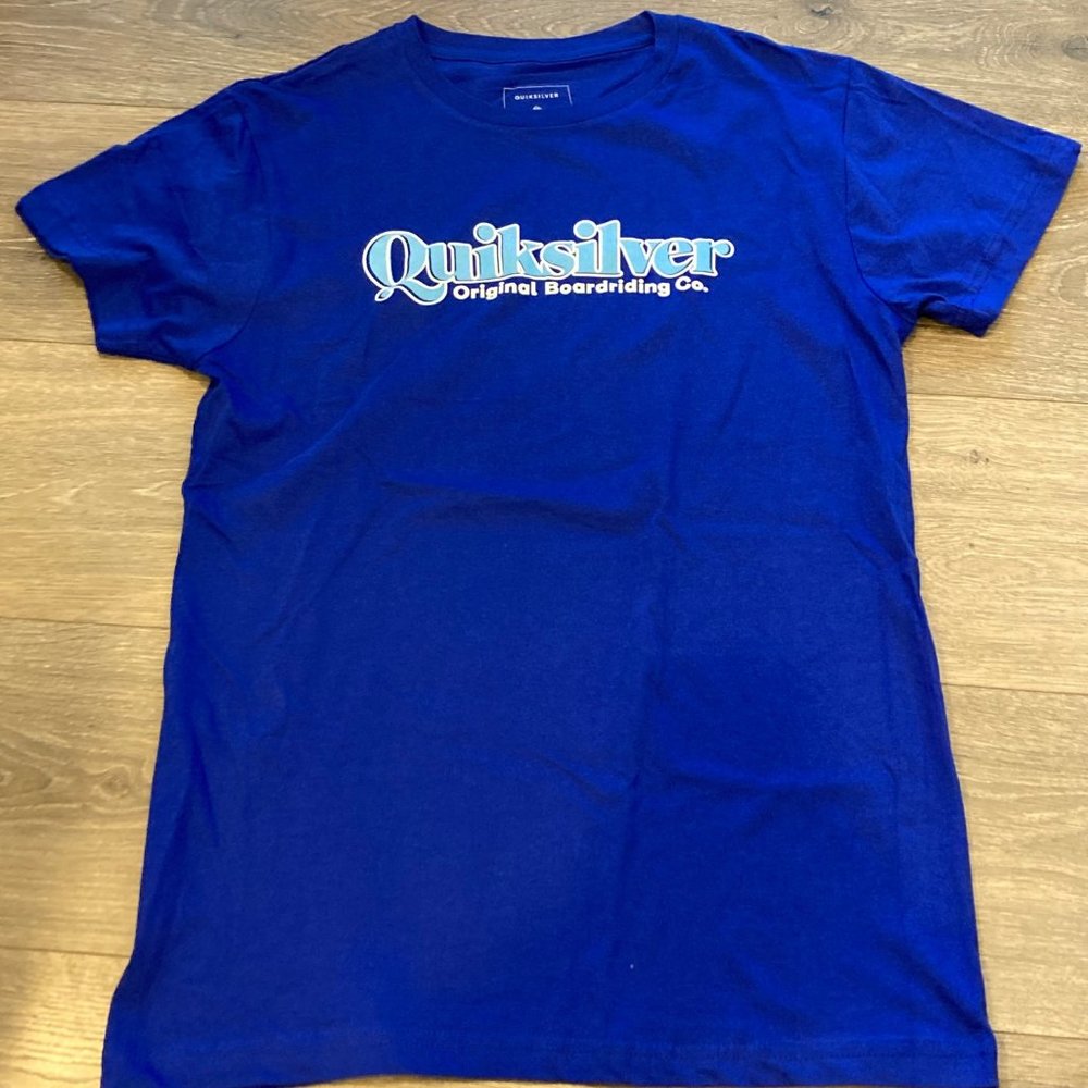 NWOT Quiksilver men’s small tshirt
